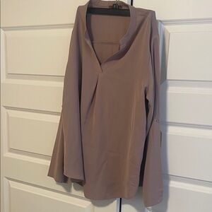 Chic Women's Blouse in Soft Mauve
